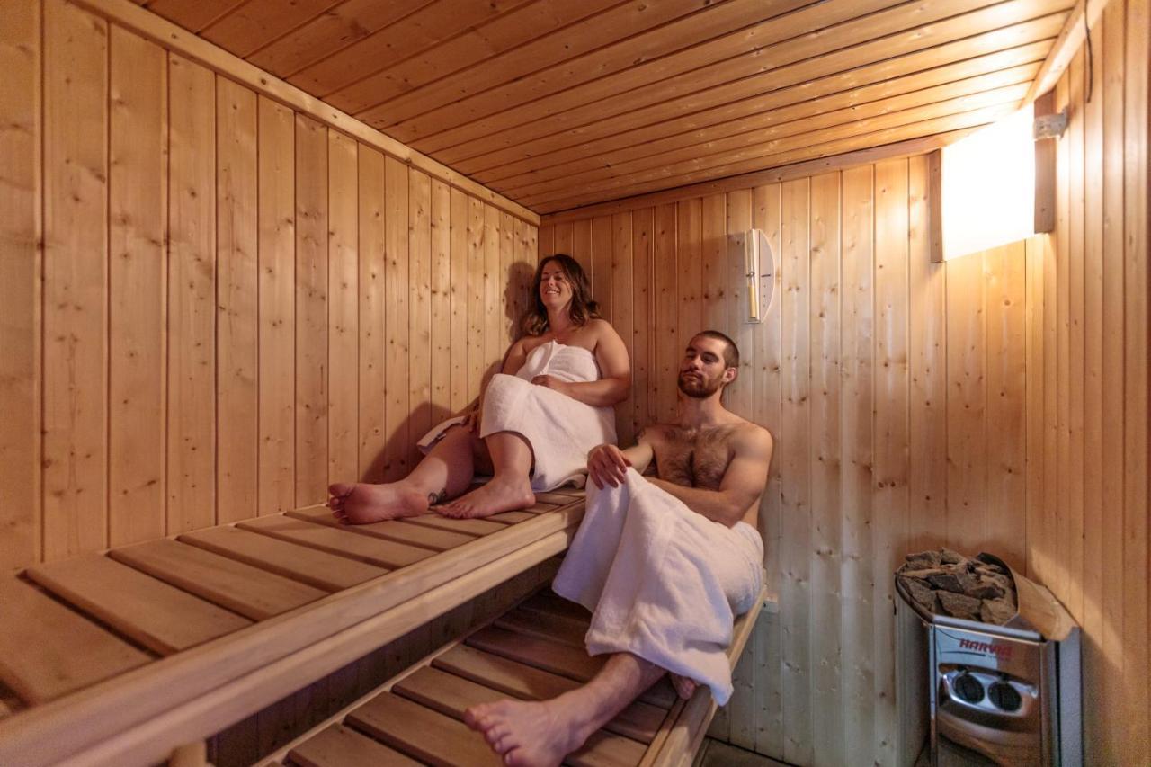 Victoria Lodge, Friendly Hotel Val-dʼIsère エクステリア 写真