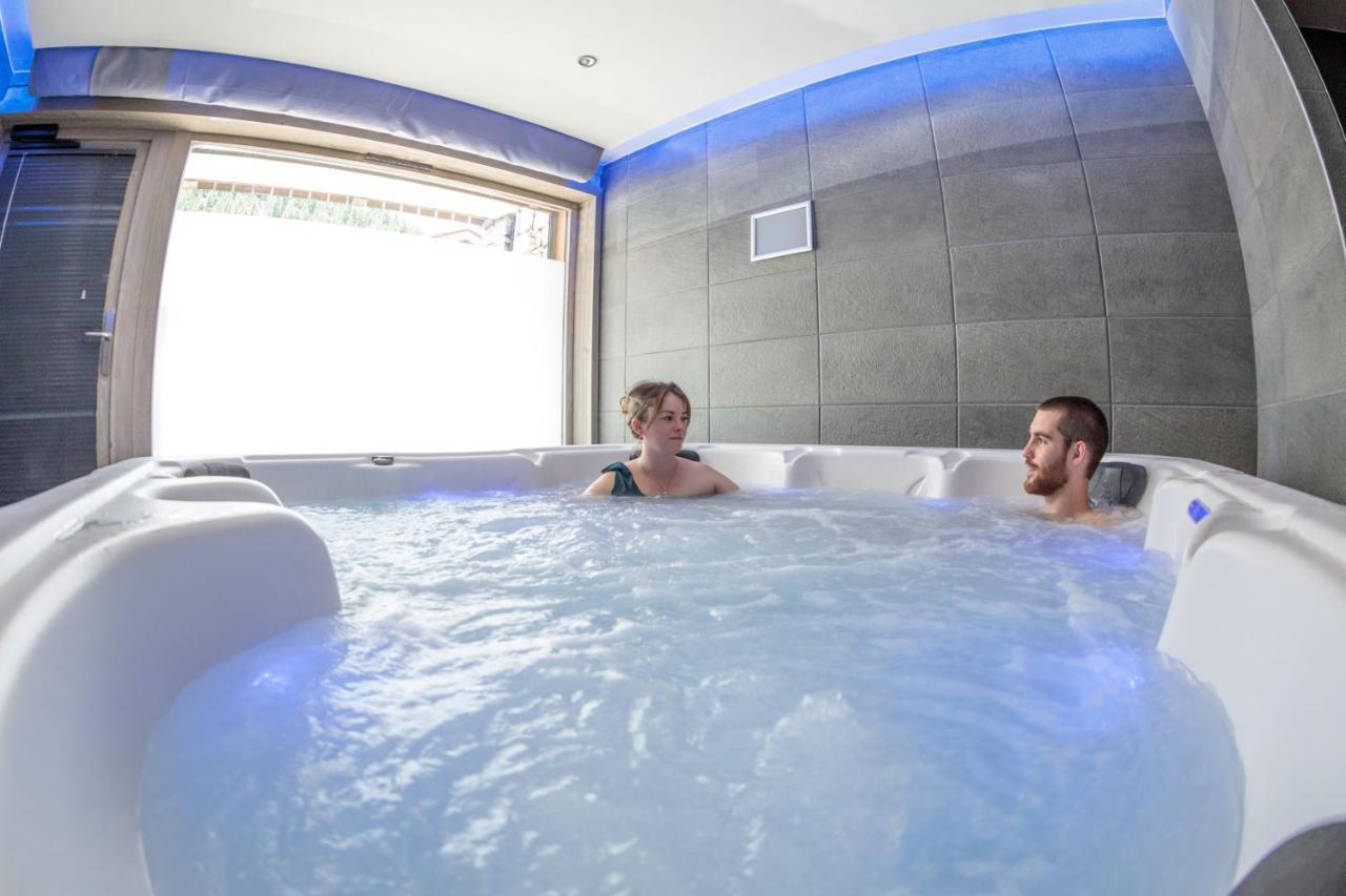 Victoria Lodge, Friendly Hotel Val-dʼIsère エクステリア 写真