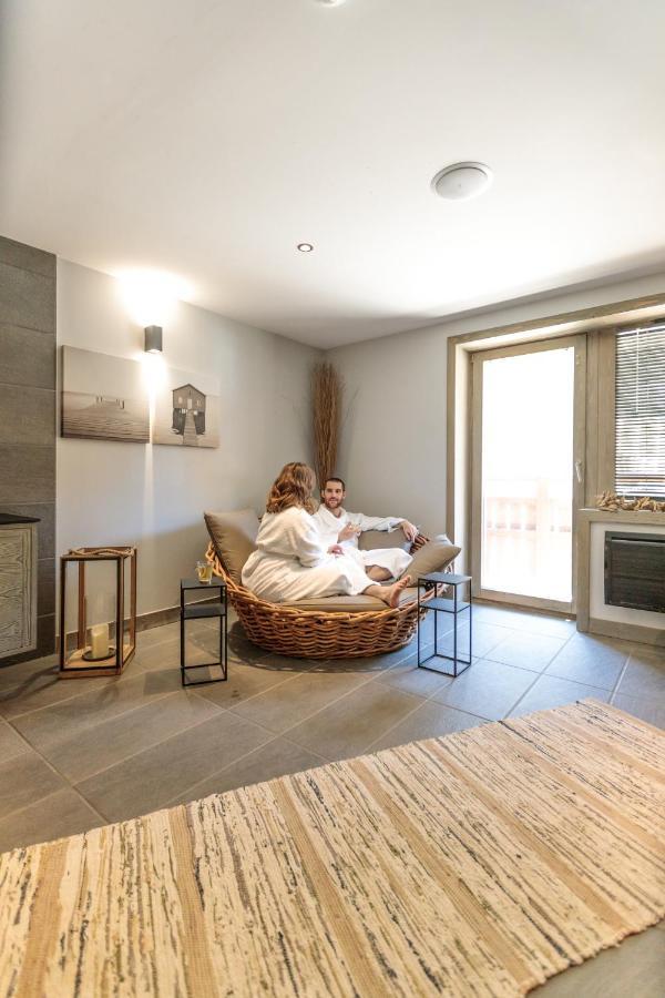 Victoria Lodge, Friendly Hotel Val-dʼIsère エクステリア 写真