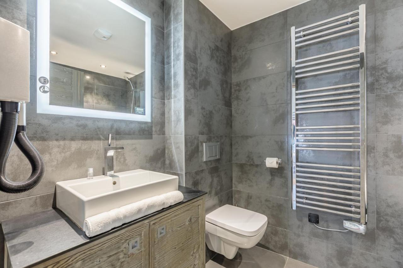 Victoria Lodge, Friendly Hotel Val-dʼIsère エクステリア 写真