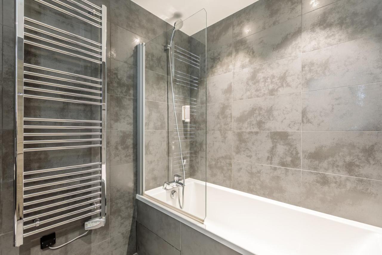 Victoria Lodge, Friendly Hotel Val-dʼIsère エクステリア 写真