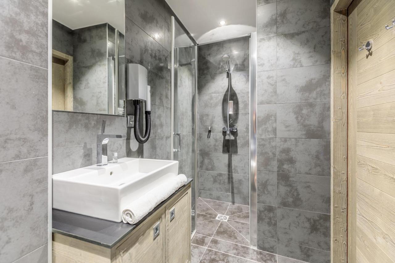 Victoria Lodge, Friendly Hotel Val-dʼIsère エクステリア 写真