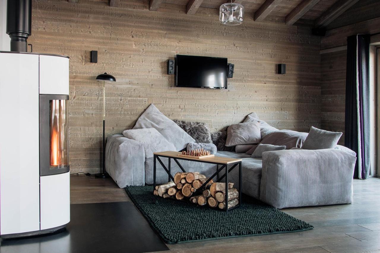 Victoria Lodge, Friendly Hotel Val-dʼIsère エクステリア 写真