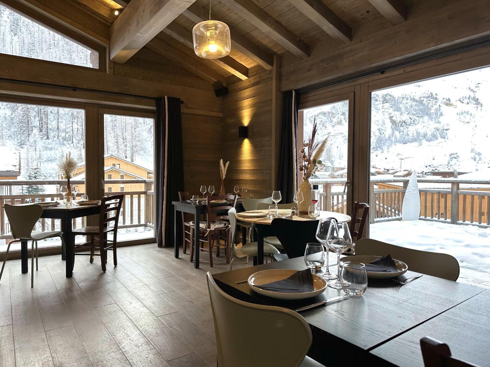 Victoria Lodge, Friendly Hotel Val-dʼIsère エクステリア 写真